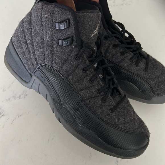 Jordan sneakers 7y - Picture 2 of 5